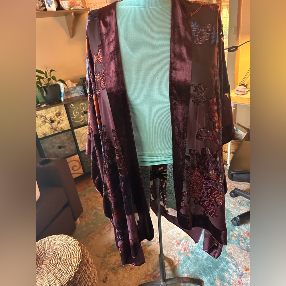 Velvet burnout Ruana